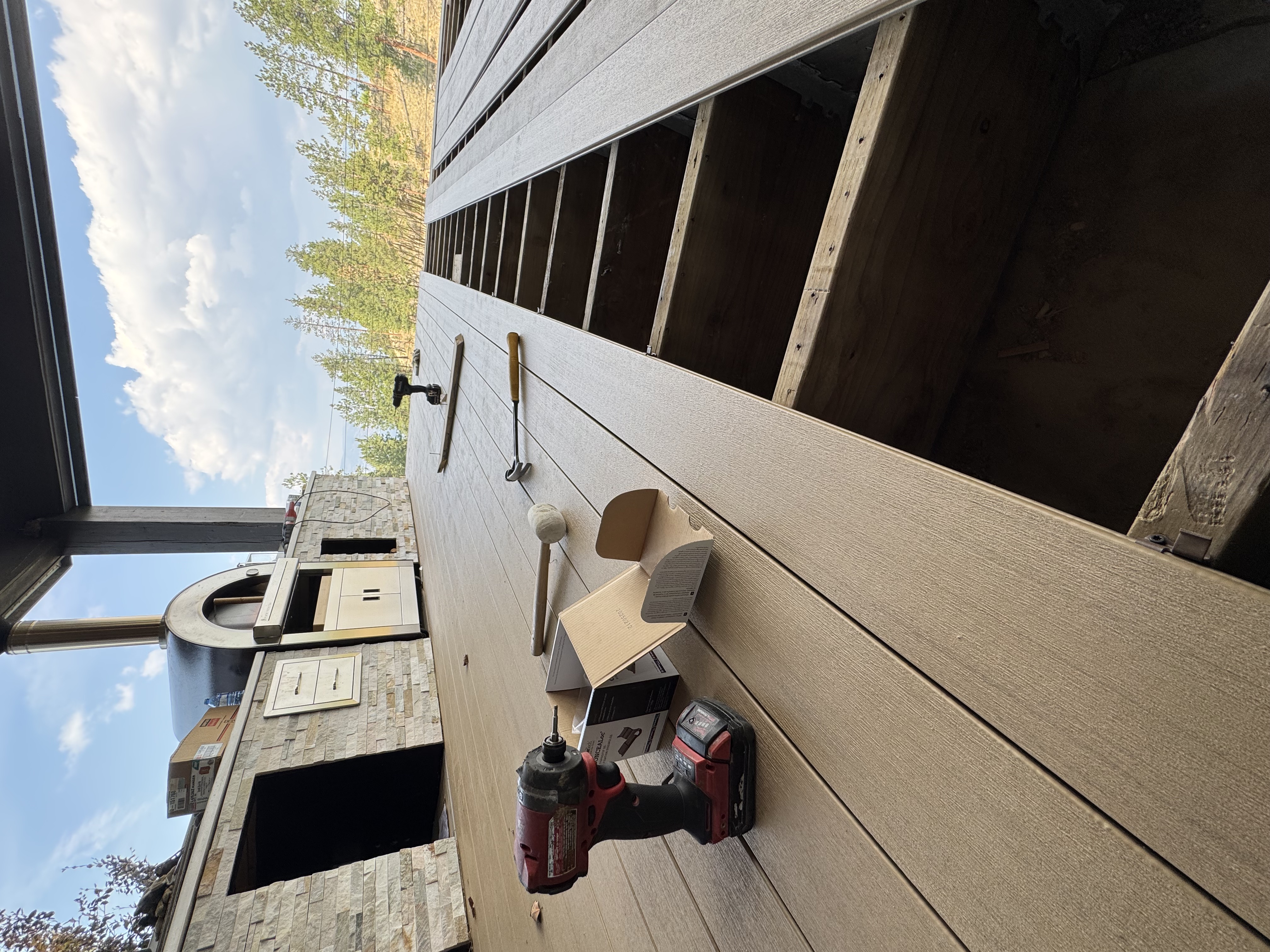 Cedar deck Kelowna CedarWolf